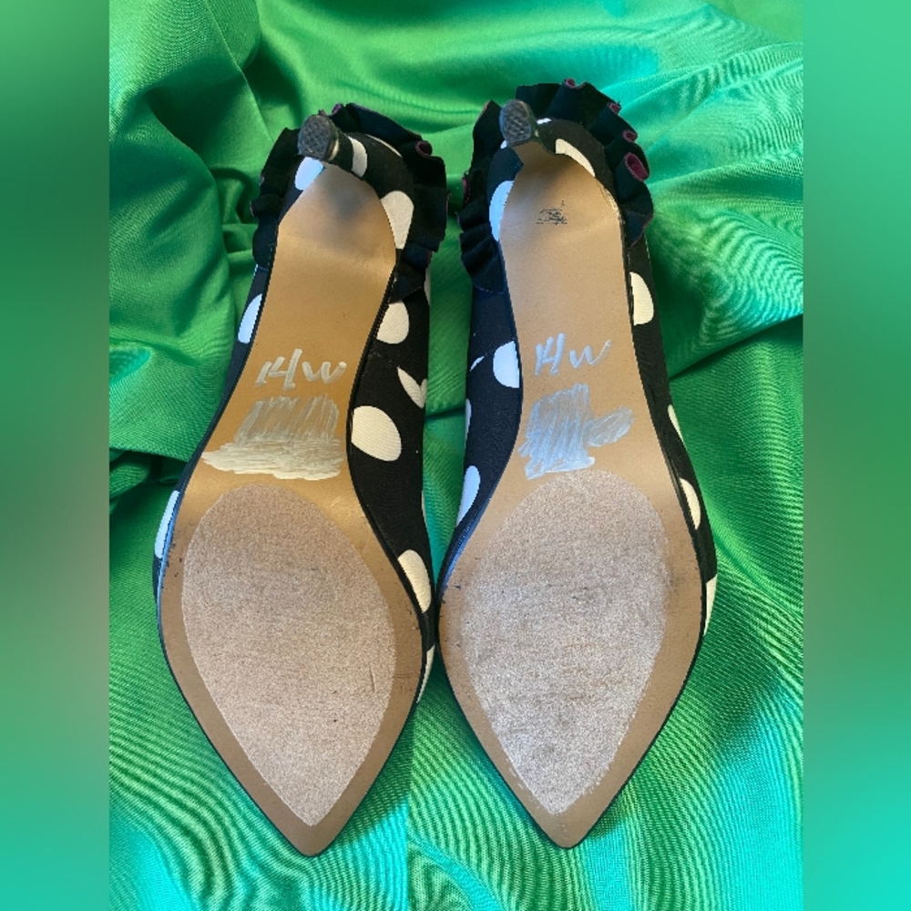 Betsy Johnson Black/White Harbur Ruffle Pumps - Picture 5 of 5